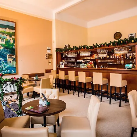 Hotel Lazensky Sadovy Pramen