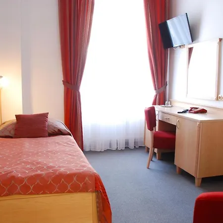 Hotel Lazensky Sadovy Pramen 3*